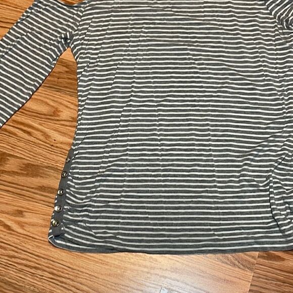 Democracy Cold Shoulder Top, 3/4 sleeves, soft, grey white stripes, medium - Picture 2 of 7